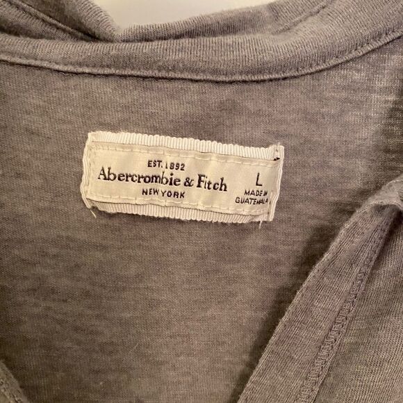 Abercrombie and Fitch Gray collared button down - Picture 5 of 16